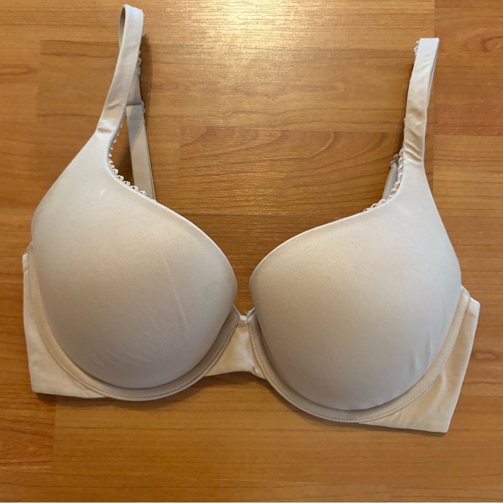 Victoria's Secret Nude/Cream Padded T-Shirt Bra with Underwire Support